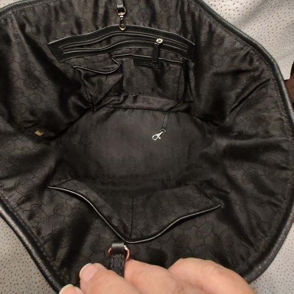 Michael Kors Jet Set Center Stripe Black & Magenta tote! Retired *like new* - Picture 7 of 11